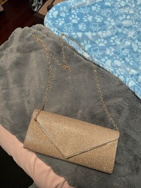 Elegant Gold Glitter Envelope Clutch with Chain Strap